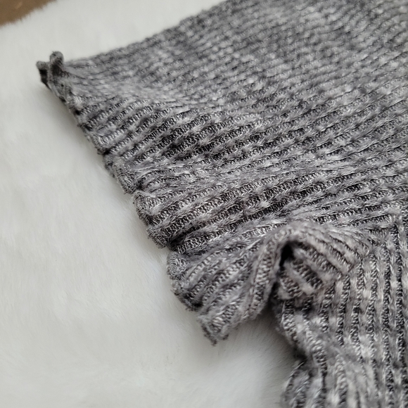 AMERICAN EAGLE Crop Top with Ruffled Edges (Medium) - Picture 5 of 8